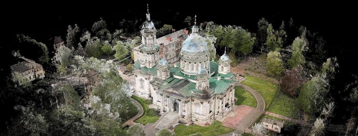 Trinity Cathedral — 3D Gaussian Splatting capture preview
